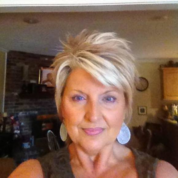 Meet your Posher, Paula england - Picture 1 of 1